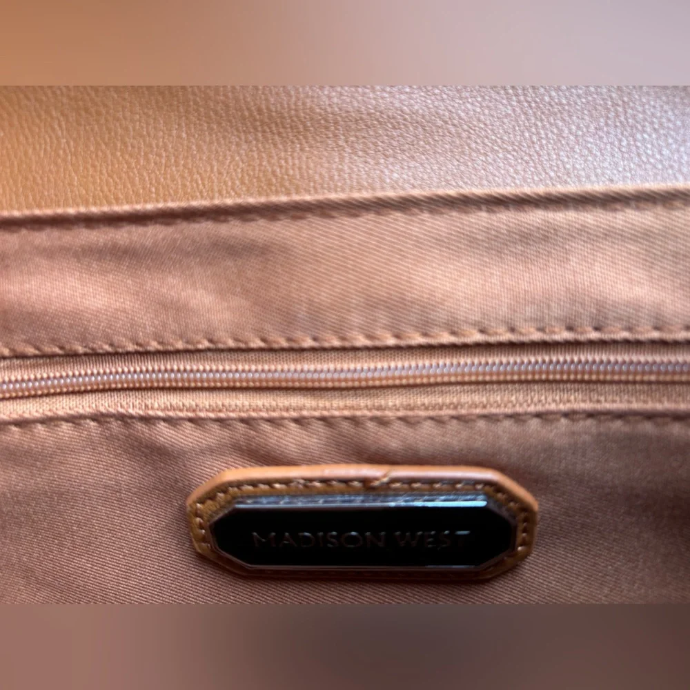 NWT Madison West Woven Straw Tan and Brown Shoulder Bag with Buckle - Picture 4 of 5